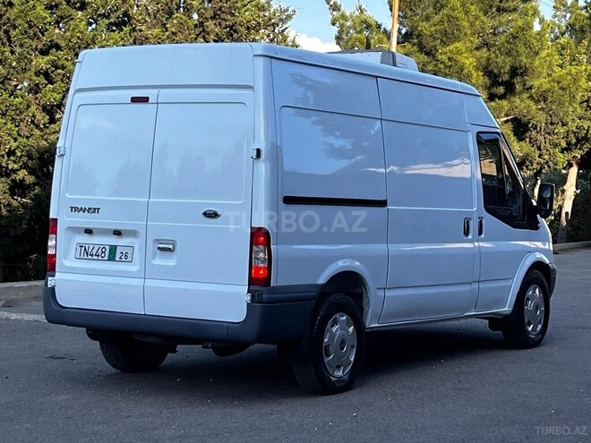 Ford Transit-4