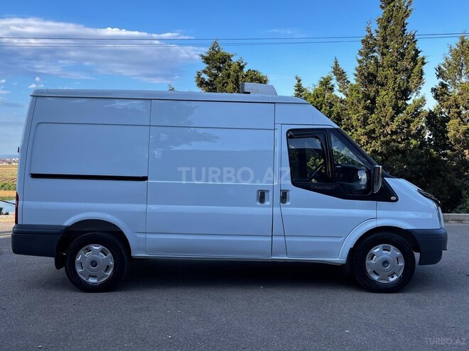Ford Transit-5
