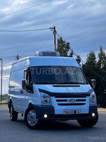 Ford Transit-12