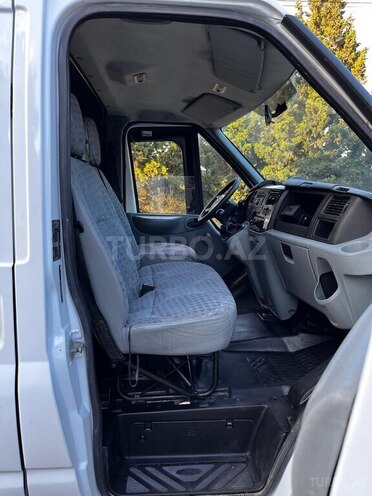 Ford Transit-18