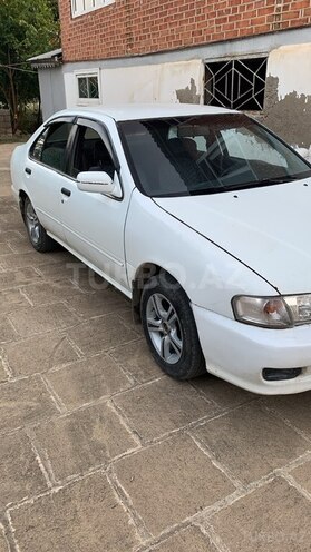 Nissan Sunny-2