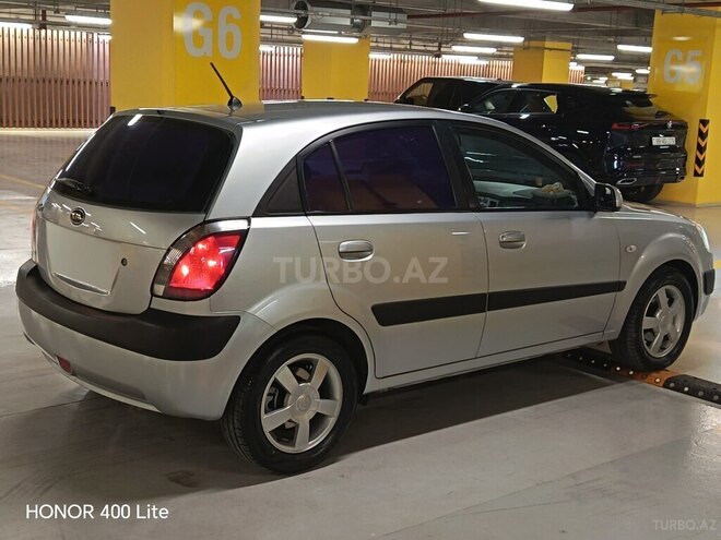 Kia Rio-4