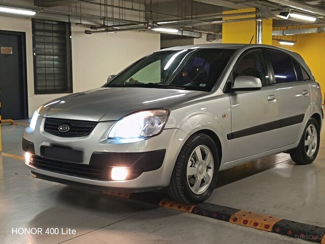 Kia Rio-5