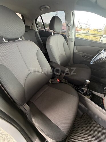 Kia Rio-10