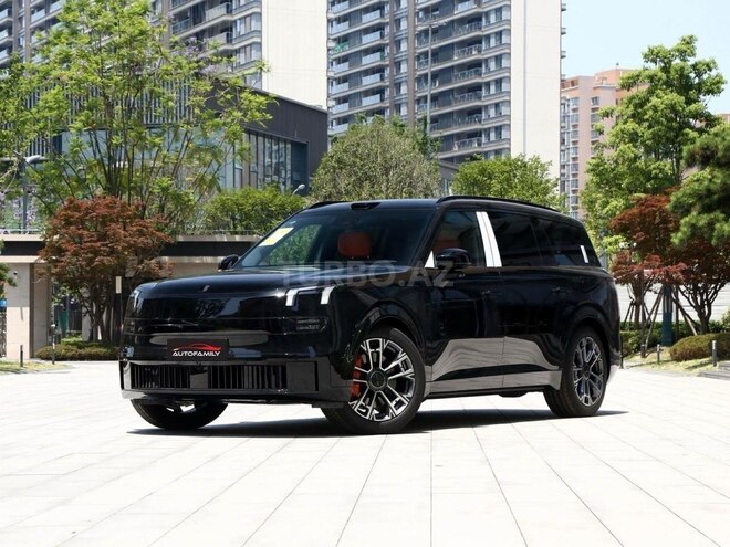Lynk & Co 900-1