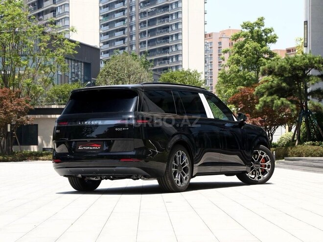 Lynk & Co 900-4