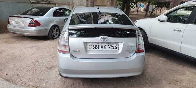 Toyota Prius-2