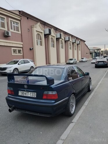 BMW 320-6