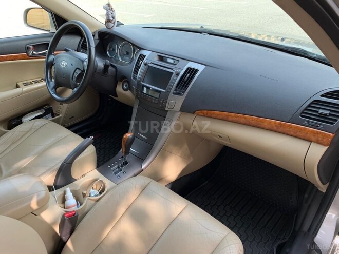 Hyundai Sonata-11