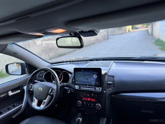 Kia Sorento-13