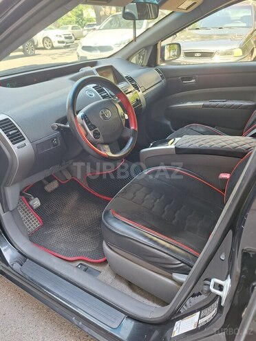Toyota Prius-3