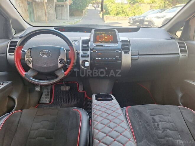 Toyota Prius-2