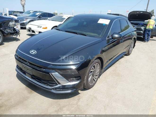Hyundai Sonata-1