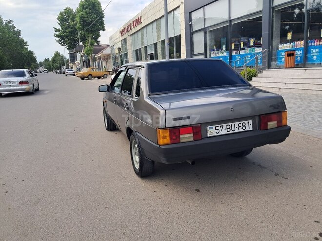 LADA (VAZ) 21099-8