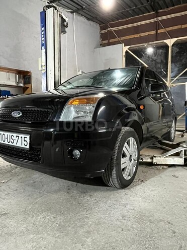 Ford Fusion-12