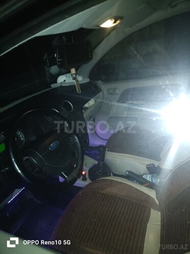 Ford Fusion-7