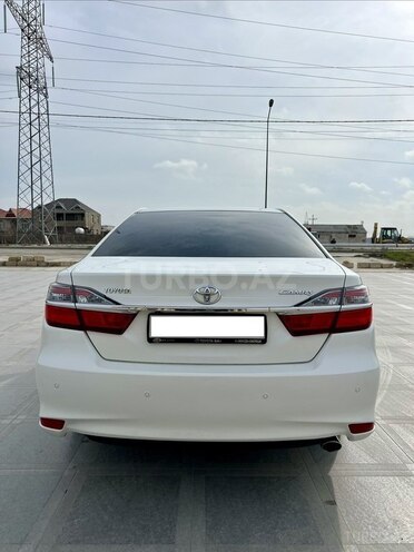Toyota Camry-6