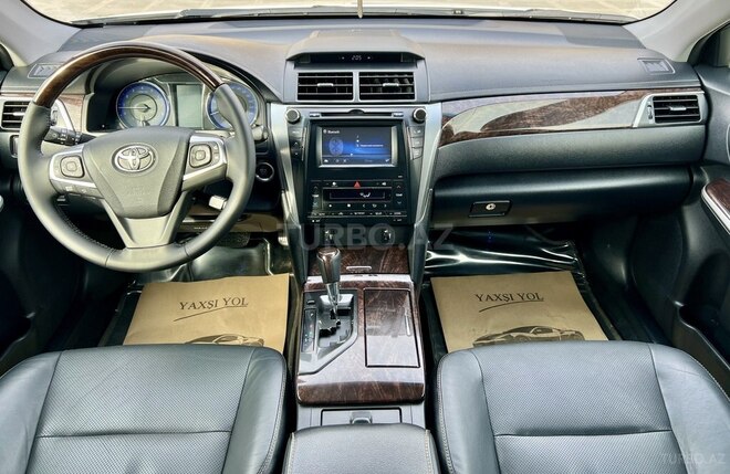 Toyota Camry-7