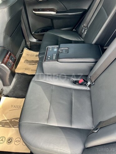 Toyota Camry-8