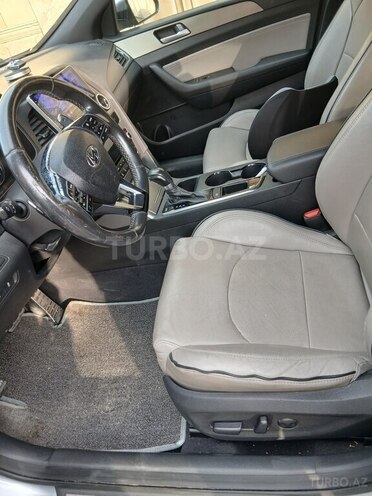 Hyundai Sonata-5