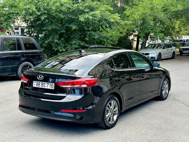 Hyundai Elantra-5