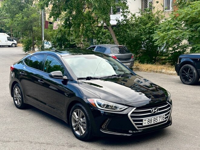 Hyundai Elantra-4