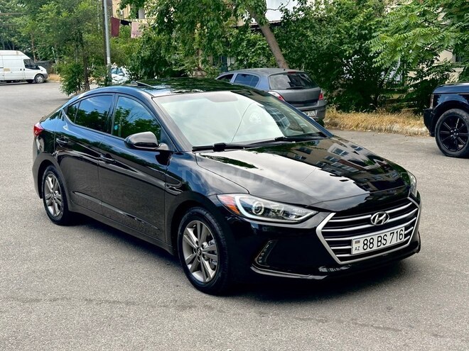 Hyundai Elantra-3