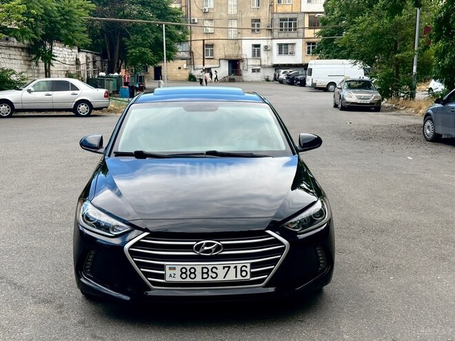 Hyundai Elantra-11