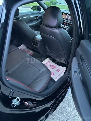 Hyundai Sonata-12