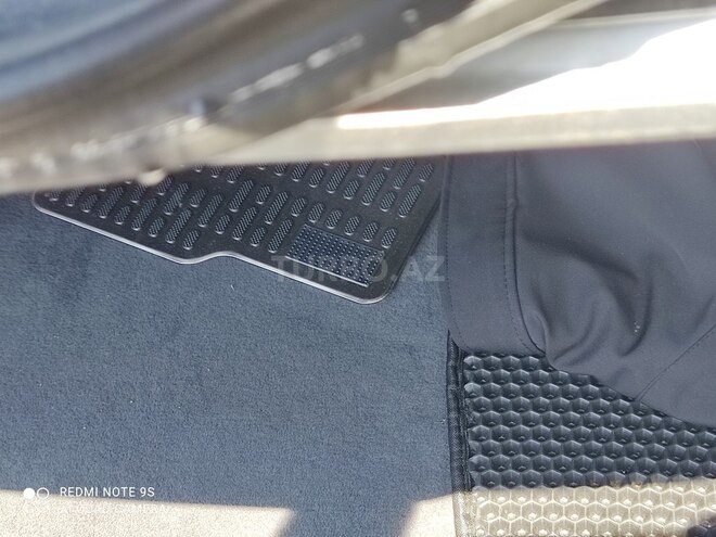 Mercedes E 220-13