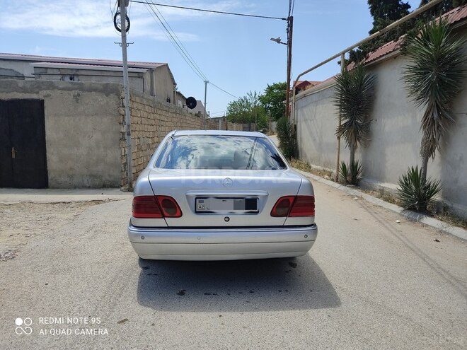 Mercedes E 220-19