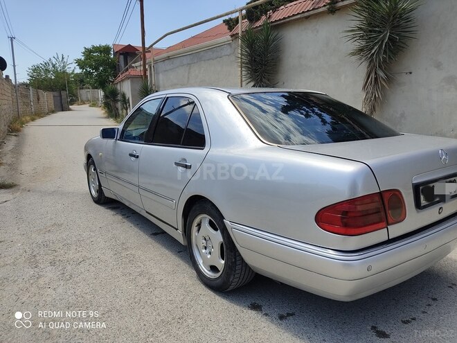 Mercedes E 220-18
