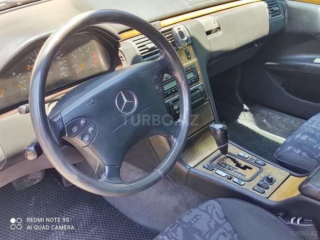 Mercedes E 220-9