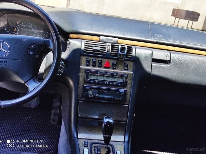 Mercedes E 220-8