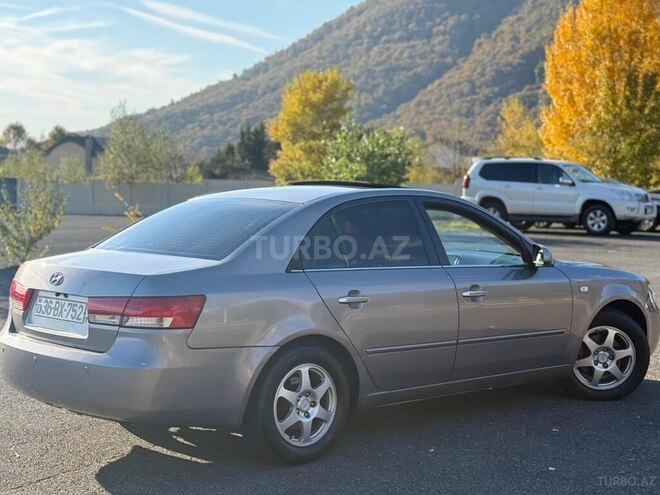 Hyundai Sonata-8