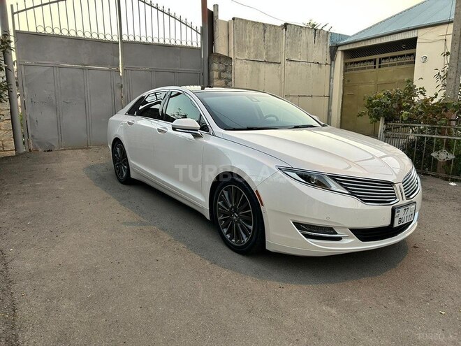 Lincoln MKZ-4