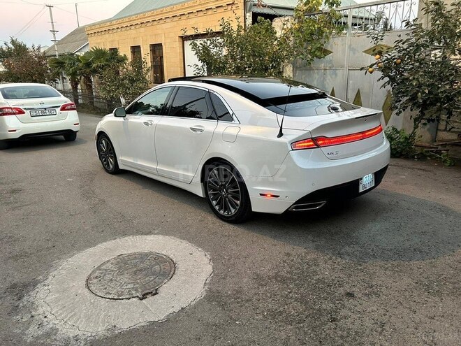 Lincoln MKZ-6