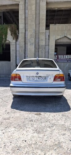 BMW 528-7