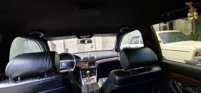 BMW 528-9