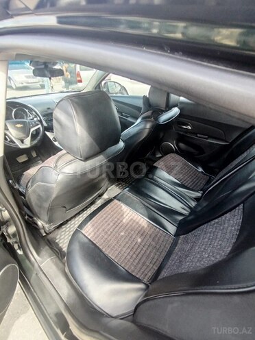 Chevrolet Cruze-11
