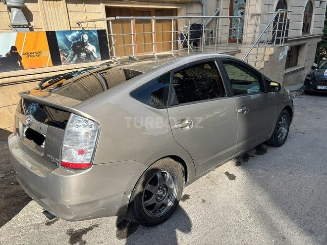 Toyota Prius-4