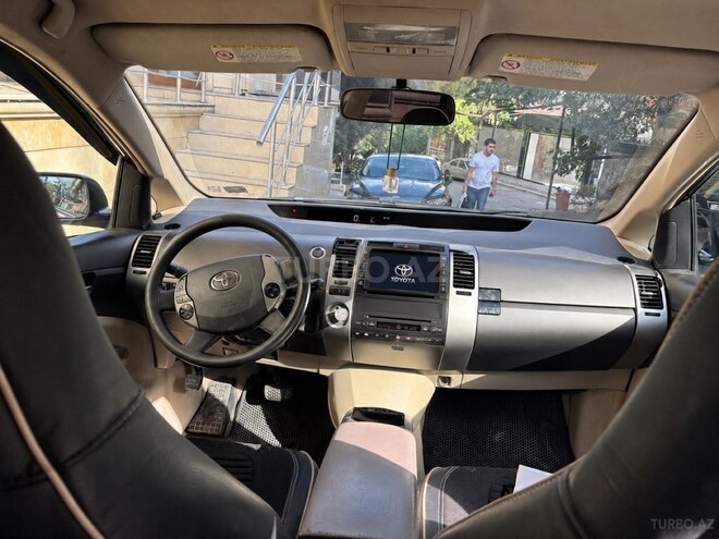 Toyota Prius-6