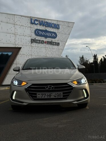 Hyundai Elantra-14