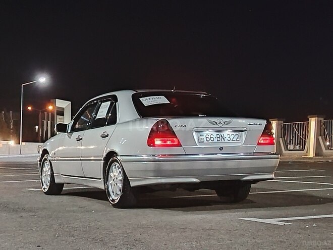 Mercedes E 200-4