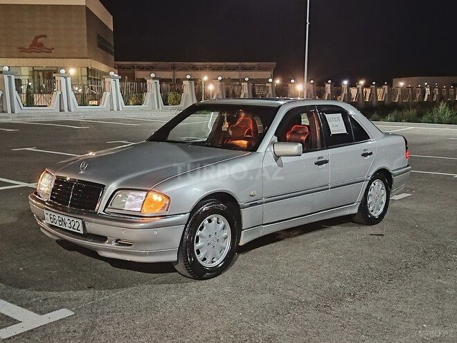 Mercedes E 200-3