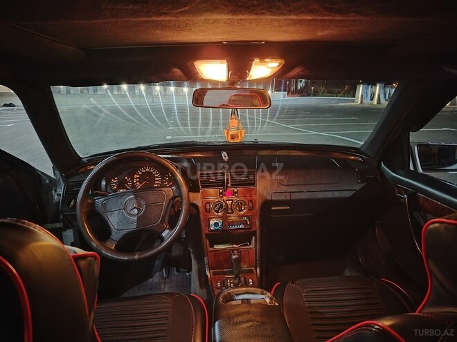 Mercedes E 200-5