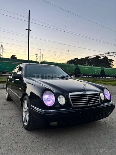 Mercedes E 240-5