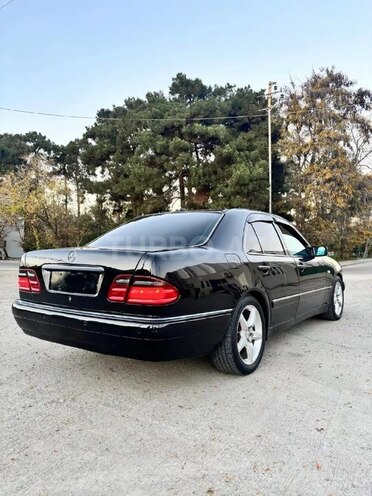 Mercedes E 240-7