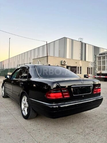 Mercedes E 240-2