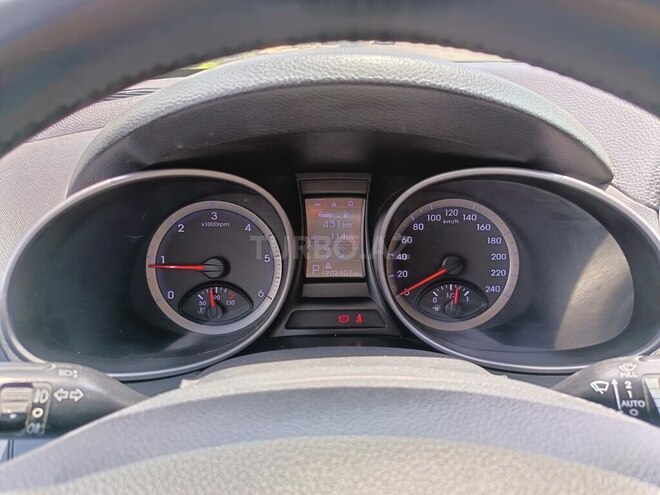 Hyundai Santa Fe-11